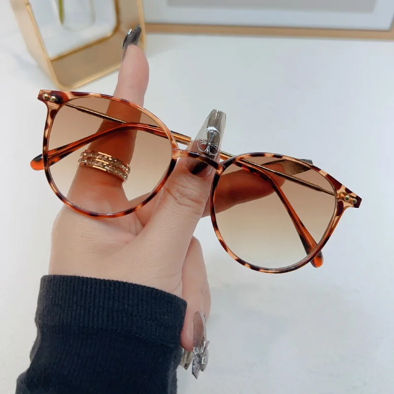 New Round Vintage Sunglasses W - Vintage Fashion Brands のレビューと価格