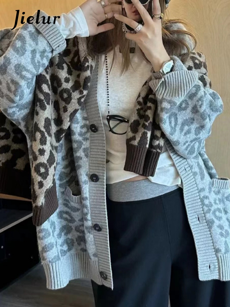 New Chic Leopard Print Contras - Vintage Fashion Postcards のレビューと価格