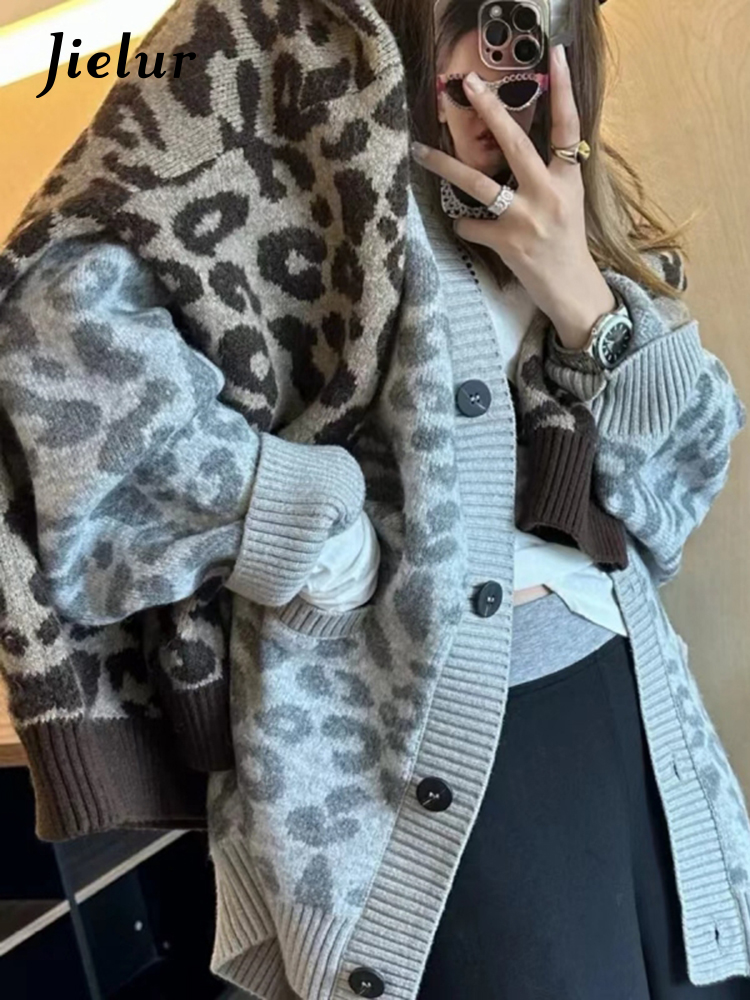 New Chic Leopard Print Contras - Vintage Fashion Postcards のレビューと価格