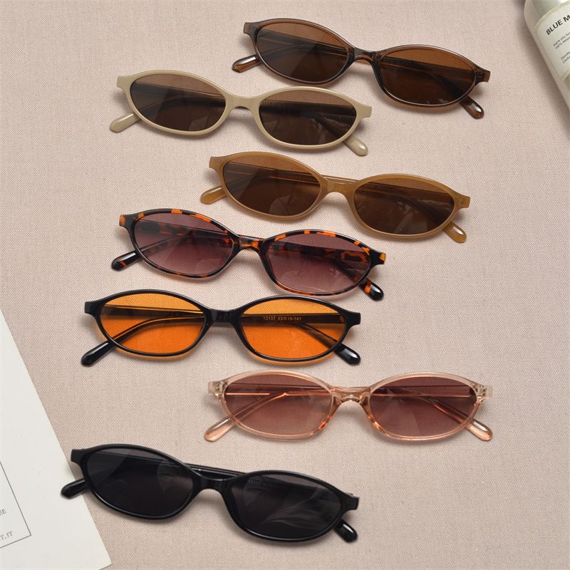 Vintage Small Cat Eye Sunglass - Vintage Fashion Images のレビューと価格