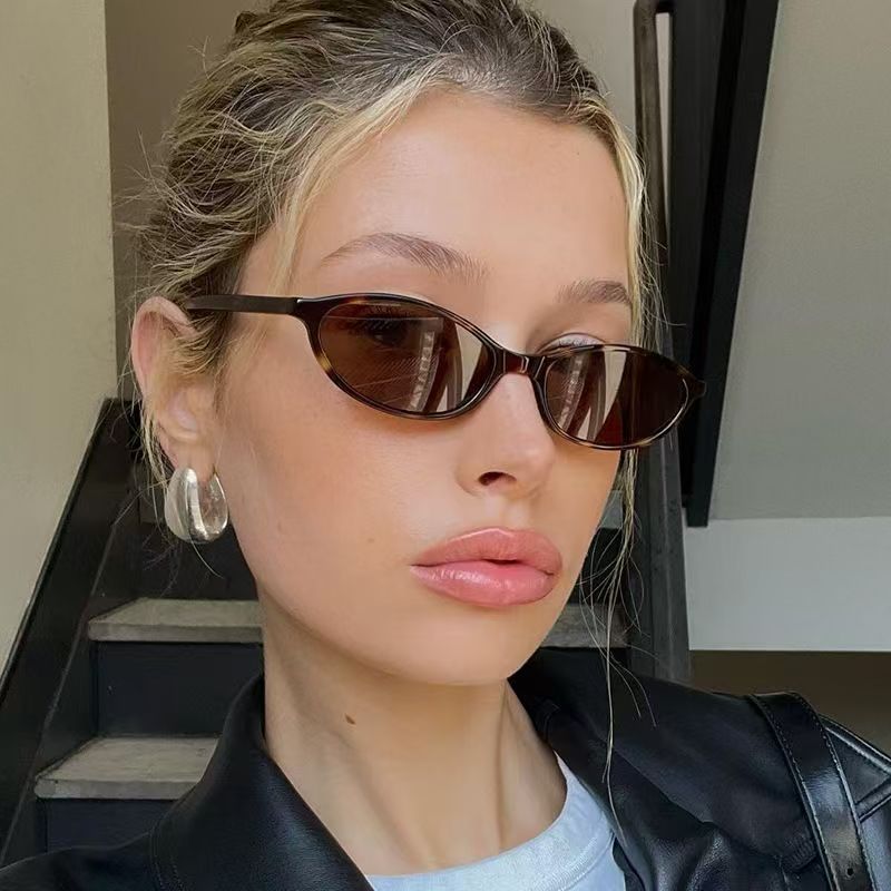 Vintage Small Cat Eye Sunglass - Vintage Fashion Images のレビューと価格