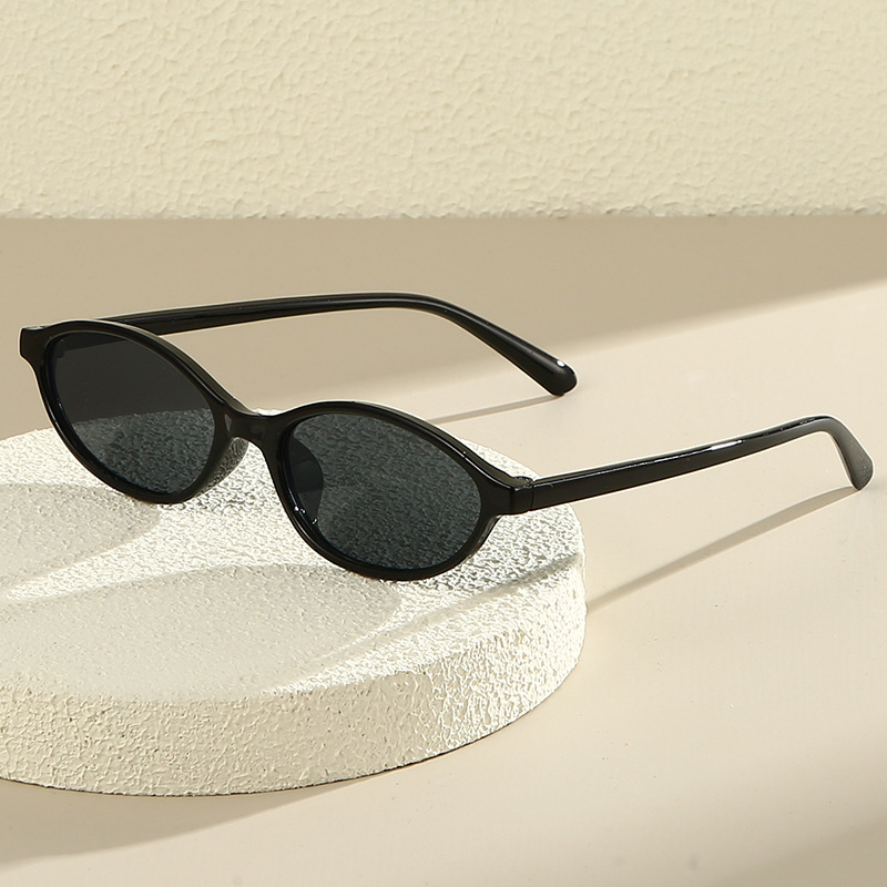 Vintage Small Cat Eye Sunglass - Vintage Fashion Images のレビューと価格