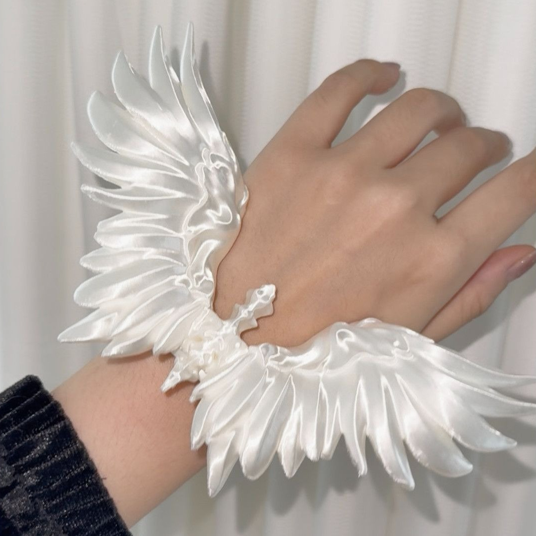 3D Printed Angel Wing Bracelet - Vintage Fashion Subculture のレビューと価格