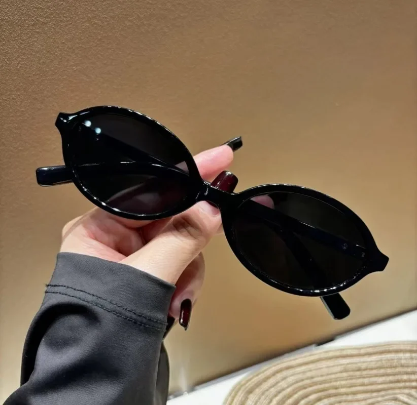New Oval Shape Sunglasses Clas - Vintage Fashion Images のレビューと価格