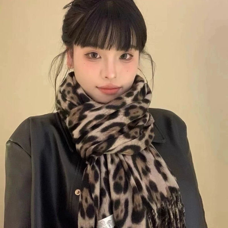 2025 New Retro Silk Leopard Pa - Vintage Fashion Knitwear のレビューと価格