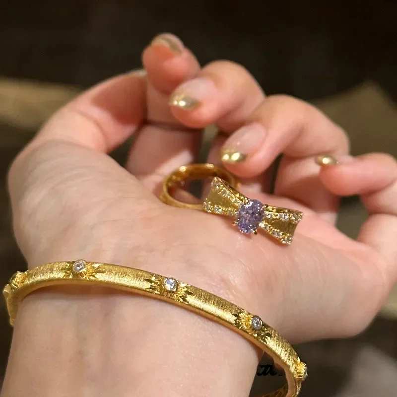 Sparkling Light luxury purple  - Vintage Fashion Drawings のレビューと価格